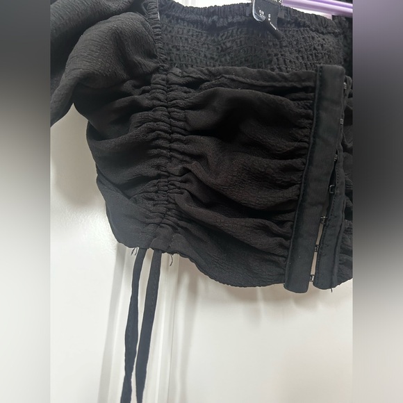 Forever 21 black ruffle flattering corset type top S - Picture 3 of 5